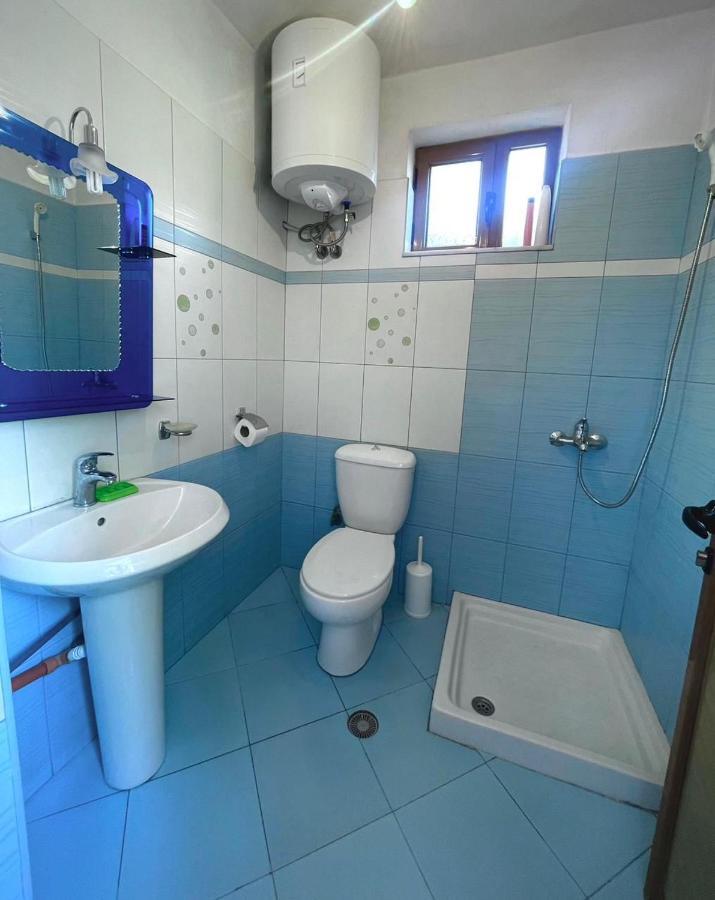 Blue Guesthouse Gjirokastër Dış mekan fotoğraf
