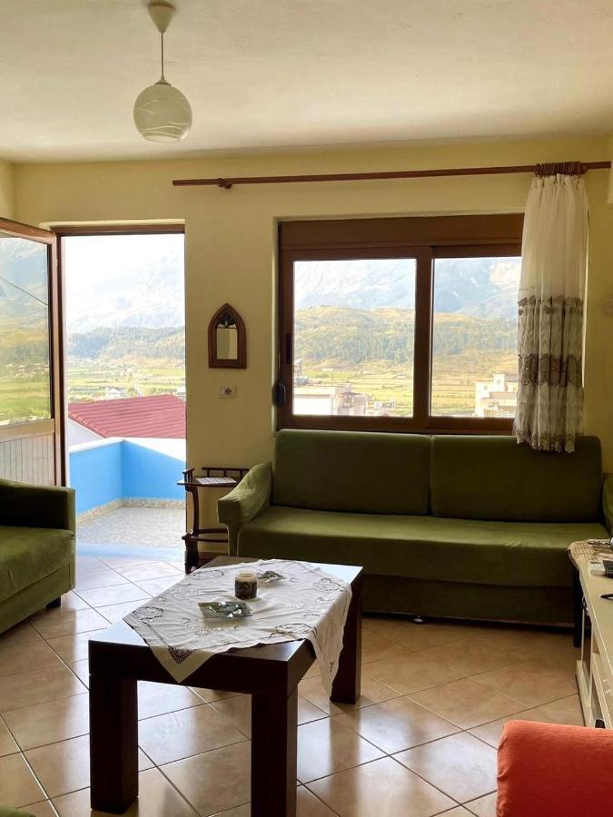 Blue Guesthouse Gjirokastër Dış mekan fotoğraf