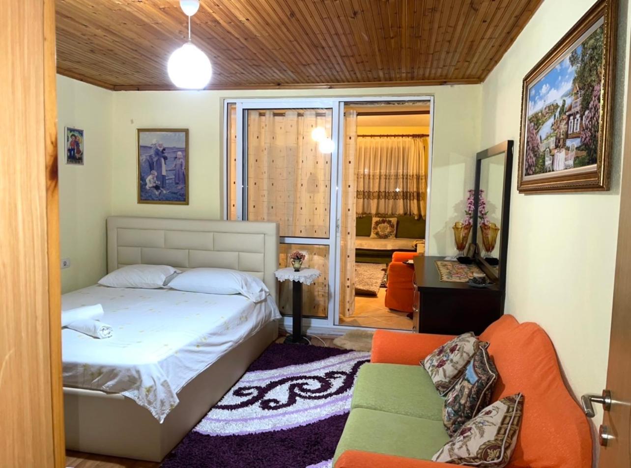 Blue Guesthouse Gjirokastër Dış mekan fotoğraf