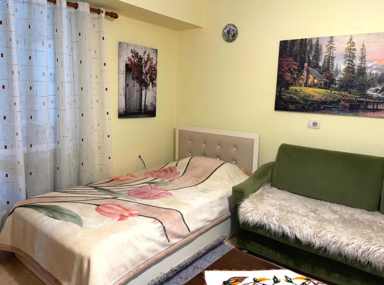 Blue Guesthouse Gjirokastër Dış mekan fotoğraf