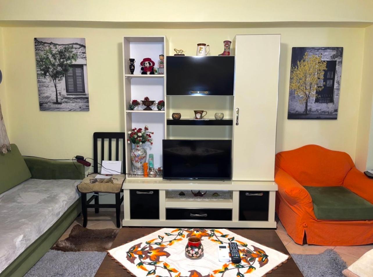 Blue Guesthouse Gjirokastër Dış mekan fotoğraf