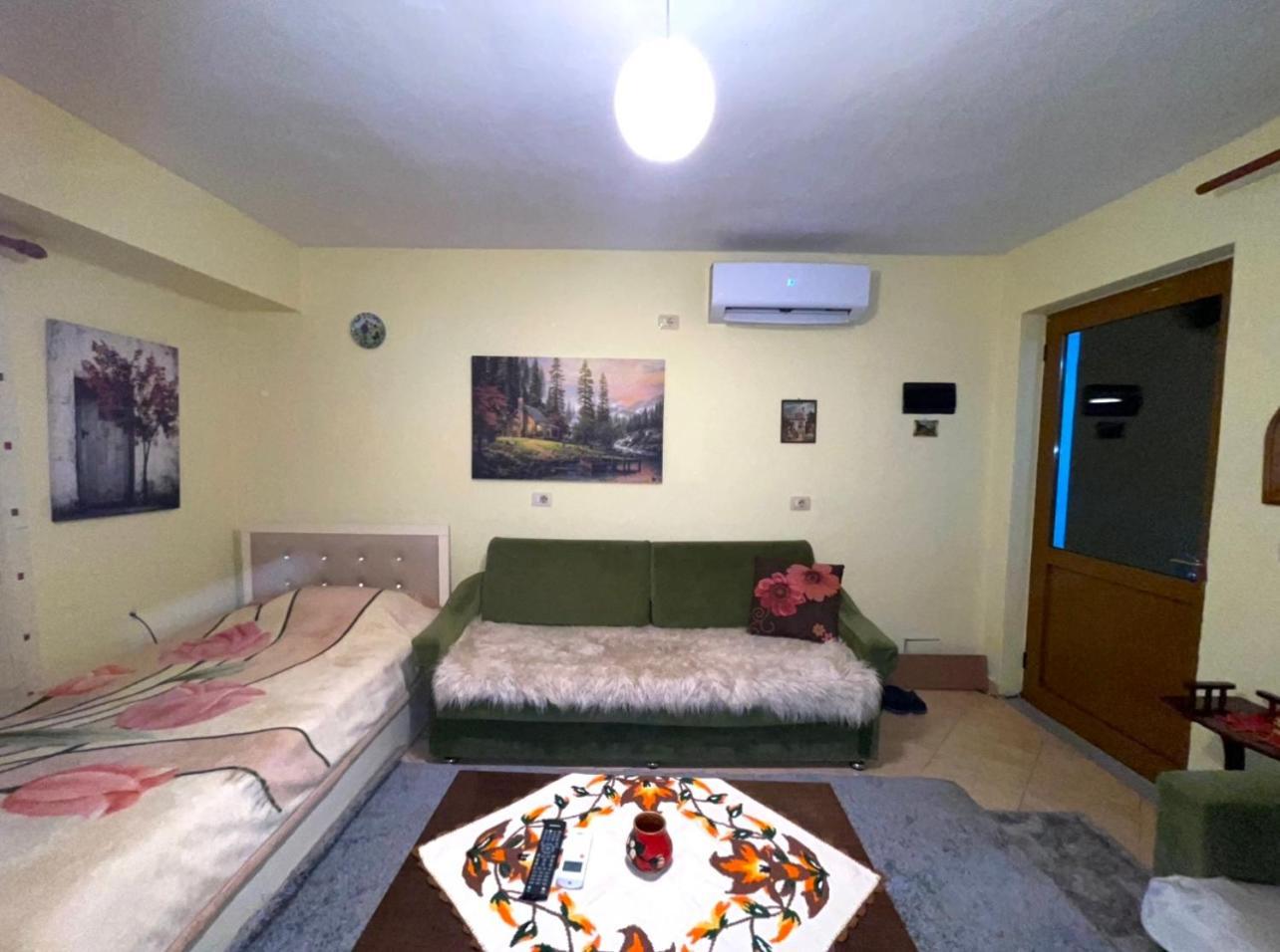 Blue Guesthouse Gjirokastër Dış mekan fotoğraf