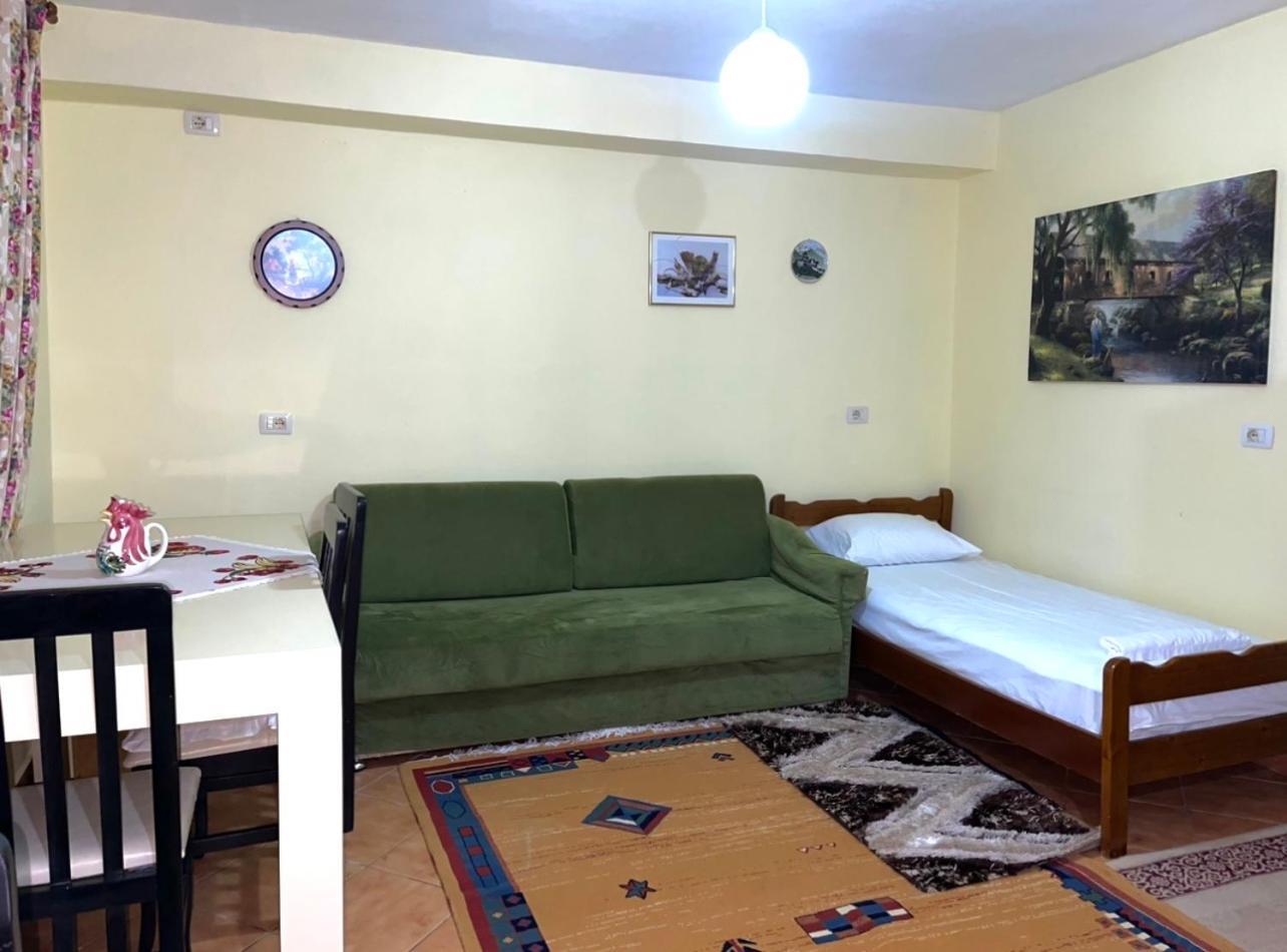 Blue Guesthouse Gjirokastër Dış mekan fotoğraf